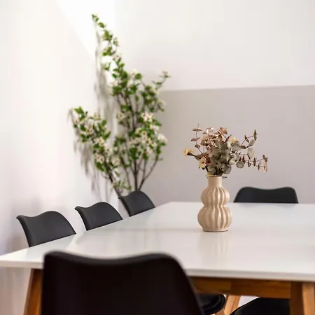 Charming & Cozy Stylish In The Heart Of