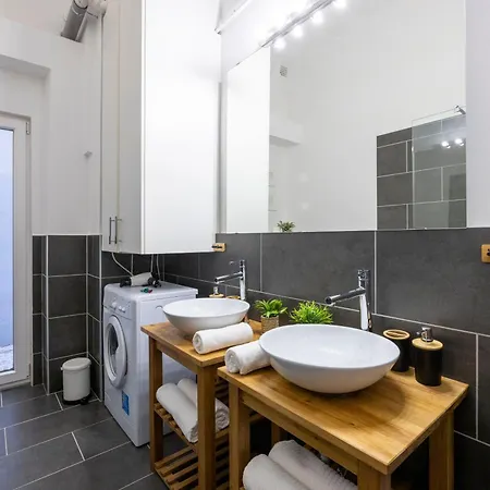 Charming & Cozy Stylish In The Heart Of *