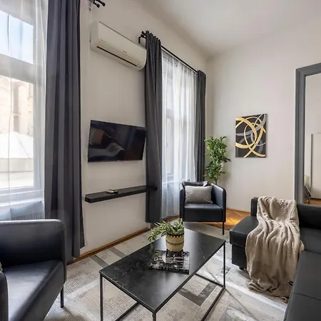 Charming & Cozy Stylish In The Heart Of *