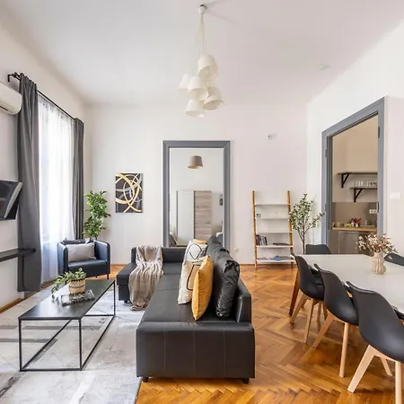 Charming & Cozy Stylish In The Heart Of *