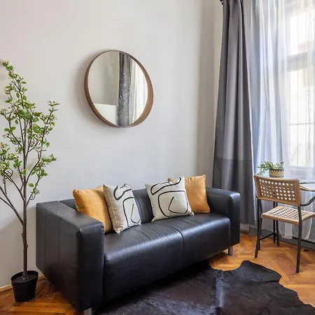 Charming & Cozy Stylish In The Heart Of *
