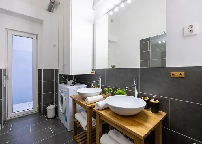 Charming & Cozy Stylish In The Heart Of *