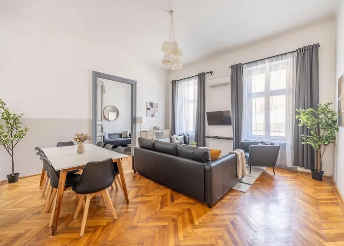 Charming & Cozy Stylish In The Heart Of *