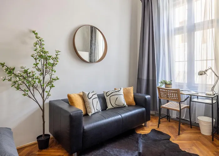 Charming & Cozy Stylish In The Heart Of *