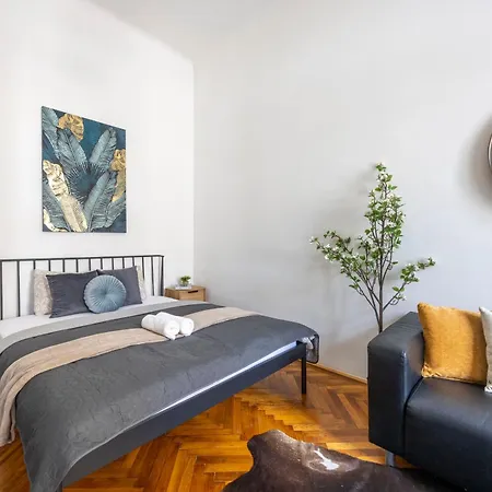 Apartament Charming & Cozy Stylish In The Heart Of