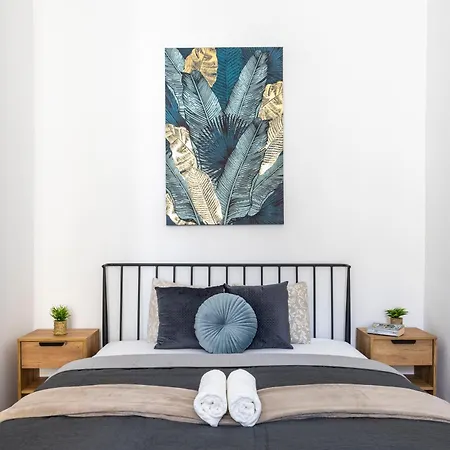 Charming & Cozy Stylish In The Heart Of Apartament