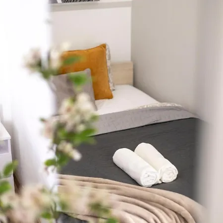 Charming & Cozy Stylish In The Heart Of Apartament *